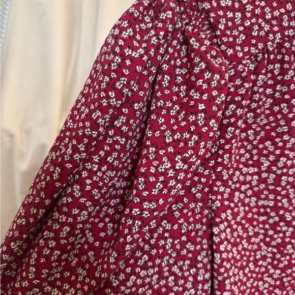 CeCe Women's L Long Sleeve Button-Down Red Floral Blouse with Collar - Picture 8 of 8